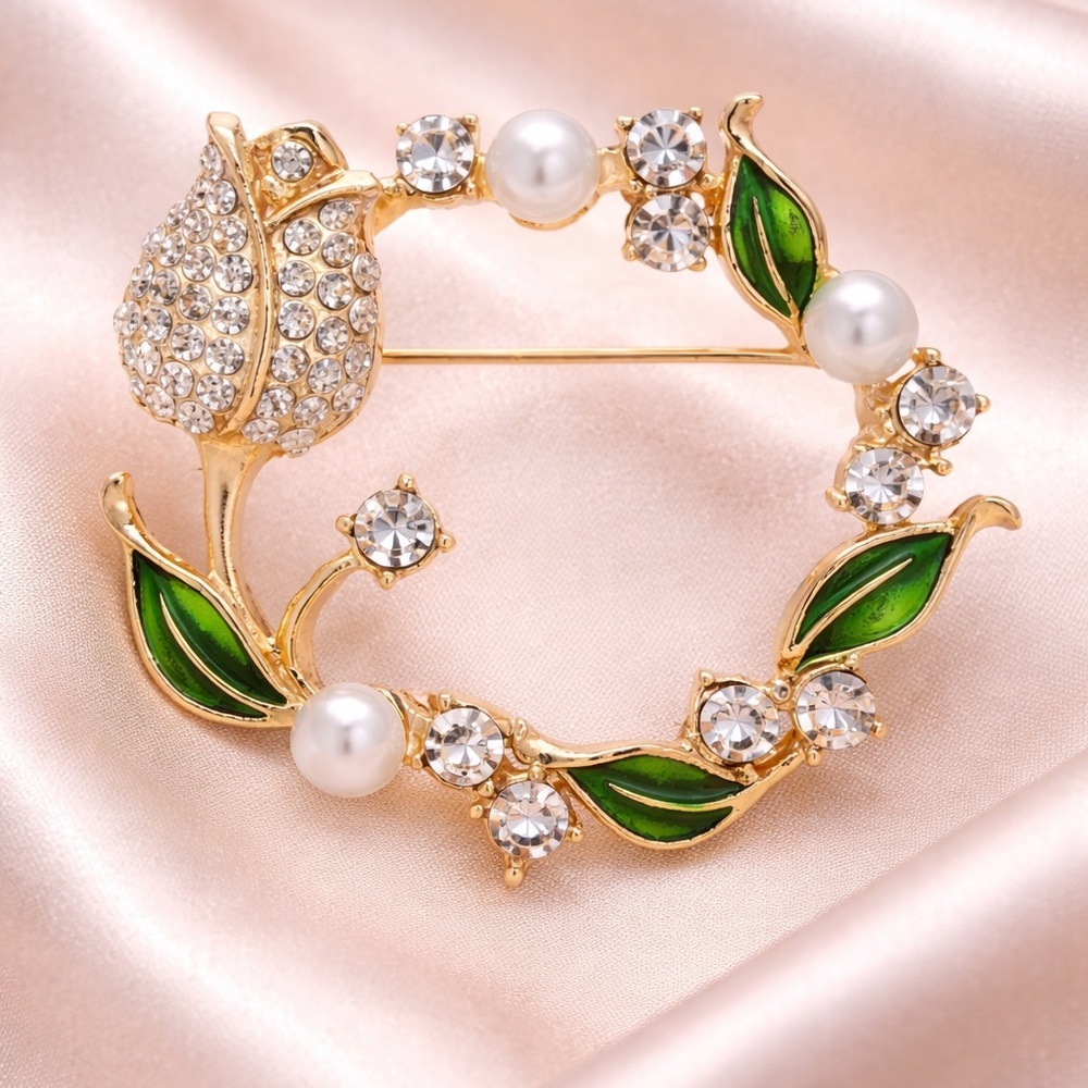 Tulip Floral Wreath Pearl Gold Brooch